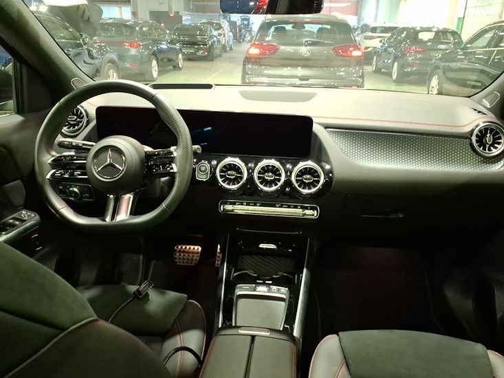 Mercedes-Benz Eqa — photo 6