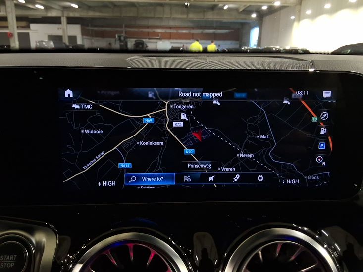 Mercedes-Benz Eqb — photo 10