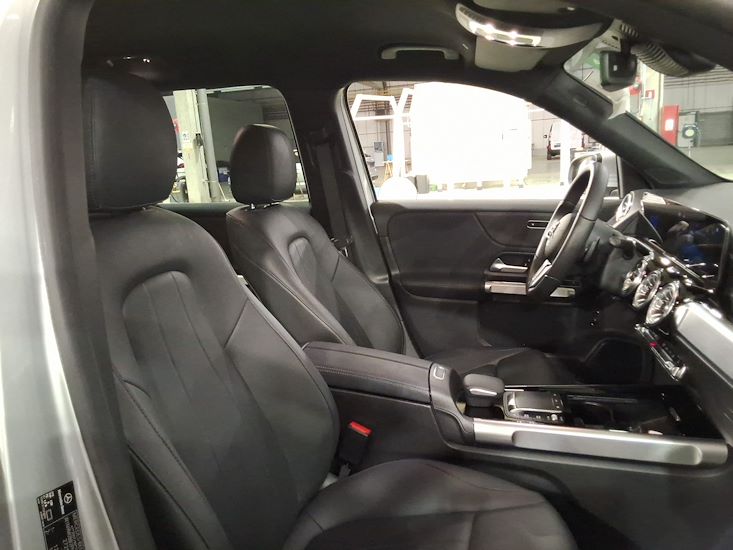 Mercedes-Benz Eqb — photo 7