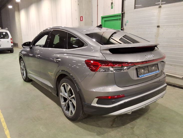 Audi Q4 — photo 2