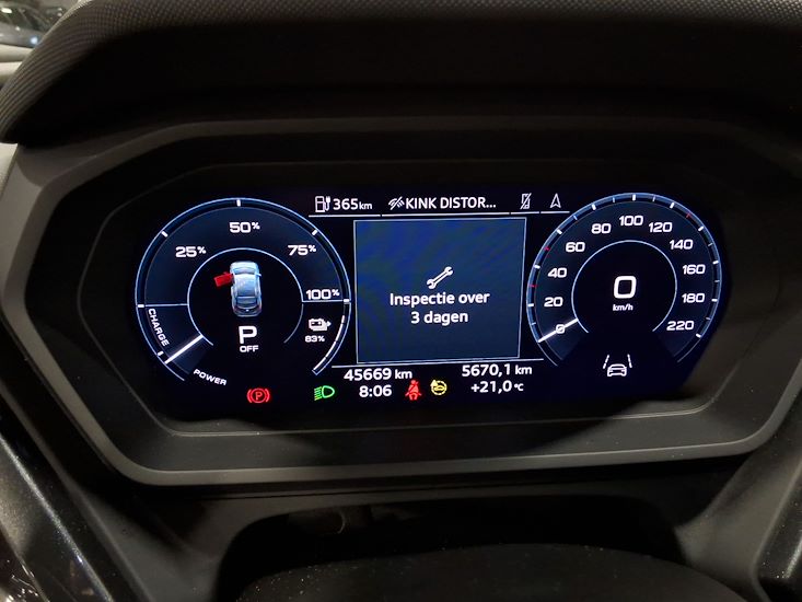 Audi Q4 — photo 9