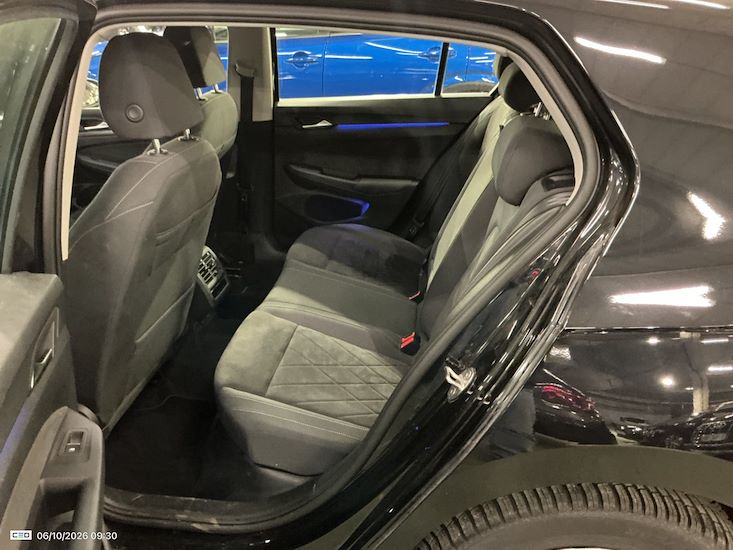 Volkswagen Golf — photo 12