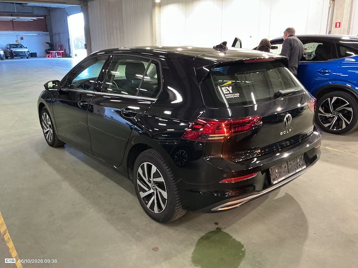 Volkswagen Golf — photo 3