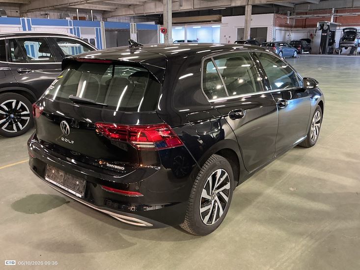 Volkswagen Golf — photo 4