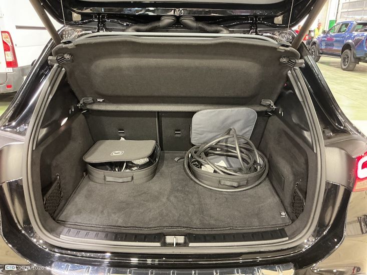 Mercedes-Benz Eqa — photo 13
