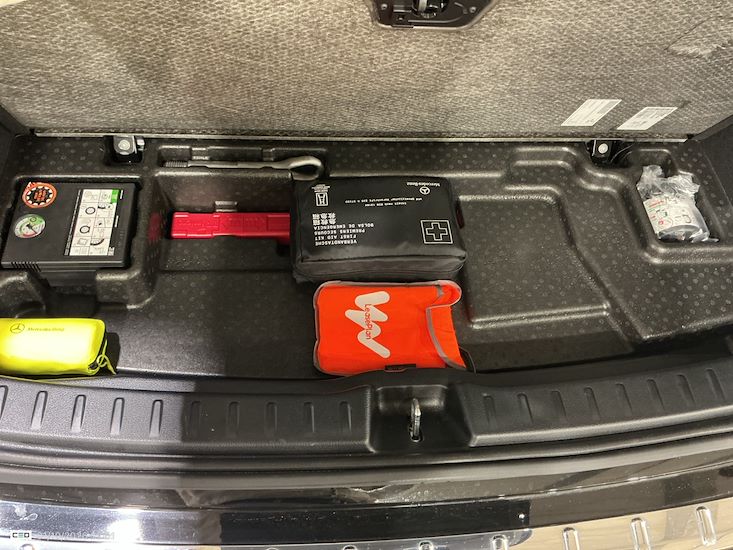 Mercedes-Benz Eqa — photo 14