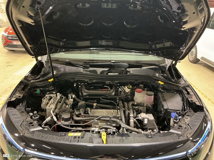 Mercedes-Benz Eqa — photo 6