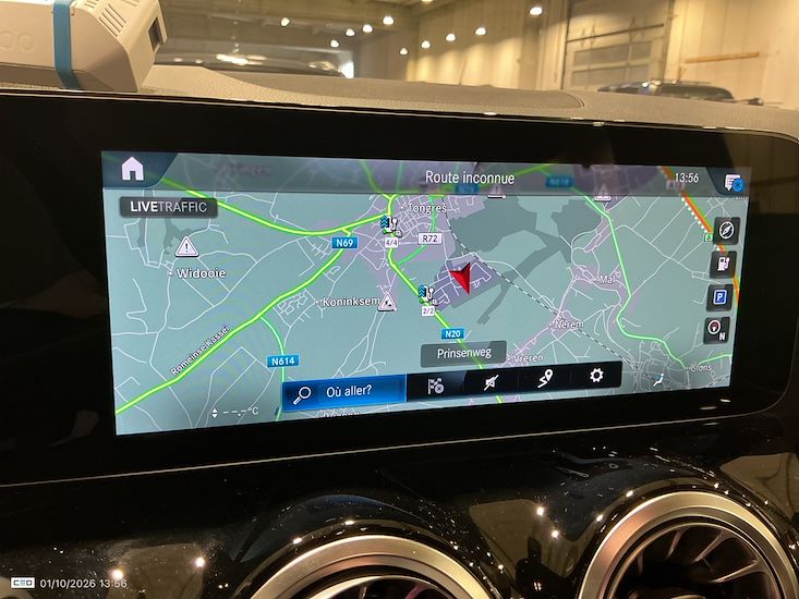 Mercedes-Benz Eqa — photo 9
