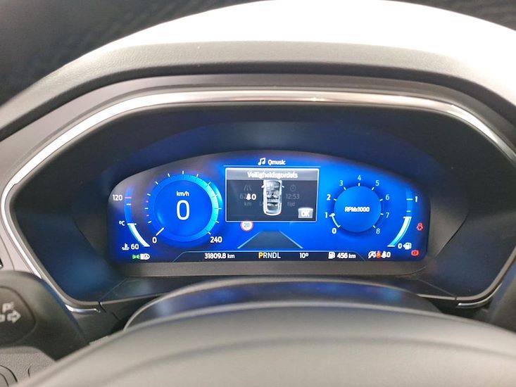 Ford Focus — photo 10