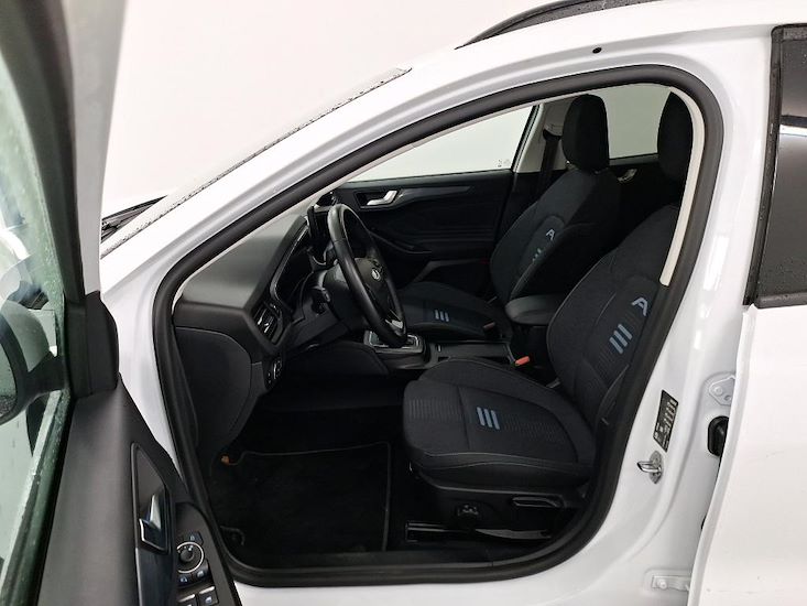 Ford Focus — photo 5