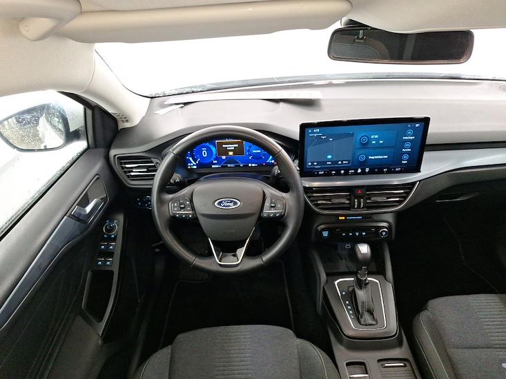 Ford Focus — photo 8