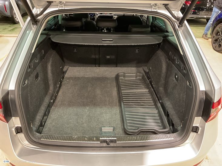 Skoda Superb — photo 12