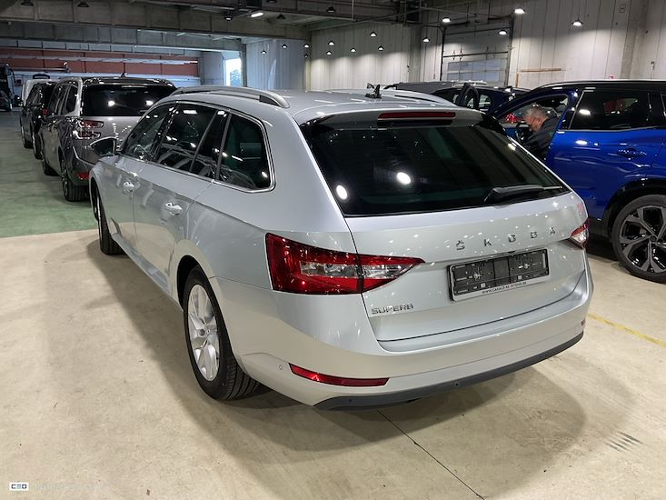 Skoda Superb — photo 3