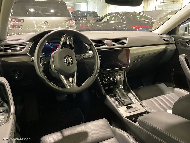 Skoda Superb — photo 7