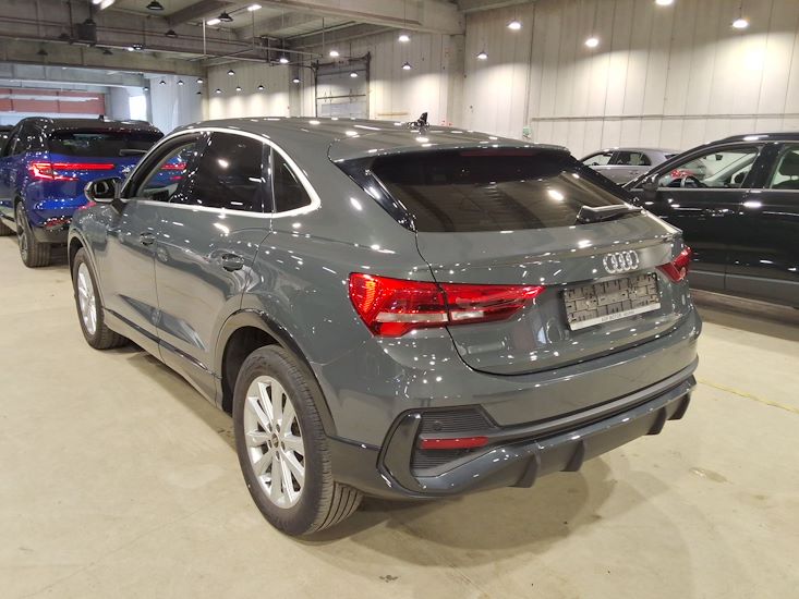 Audi Q3 — photo 2