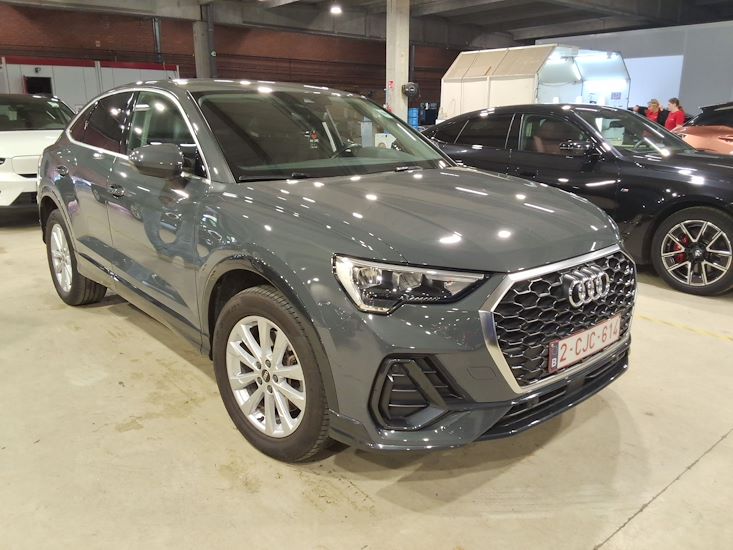 Audi Q3 — photo 8