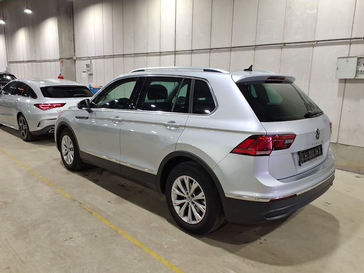 Volkswagen Tiguan — photo 2