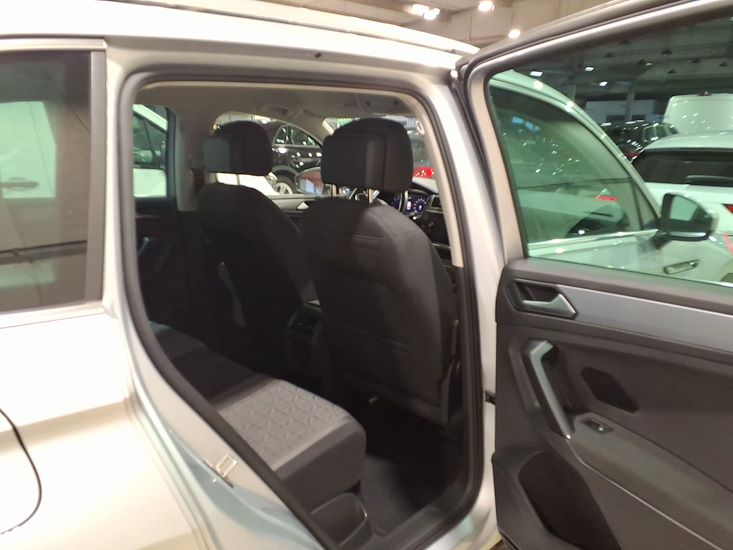 Volkswagen Tiguan — photo 5
