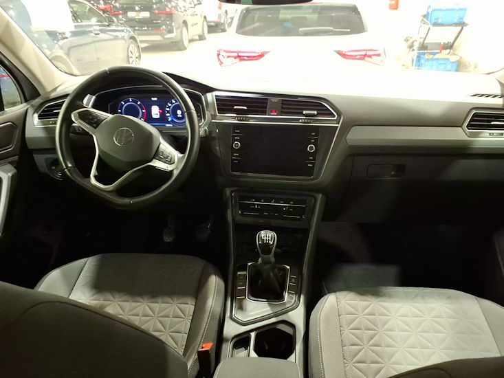Volkswagen Tiguan — photo 6
