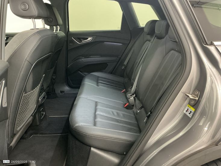 Audi Q4 — photo 11