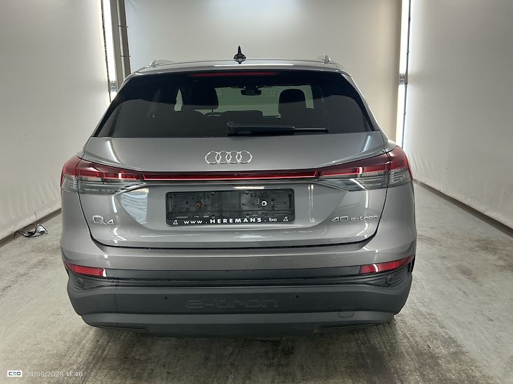 Audi Q4 — photo 5