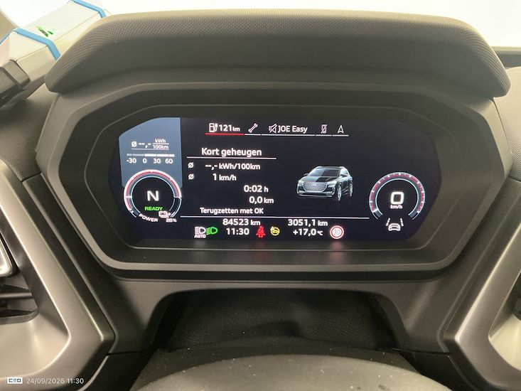 Audi Q4 — photo 8