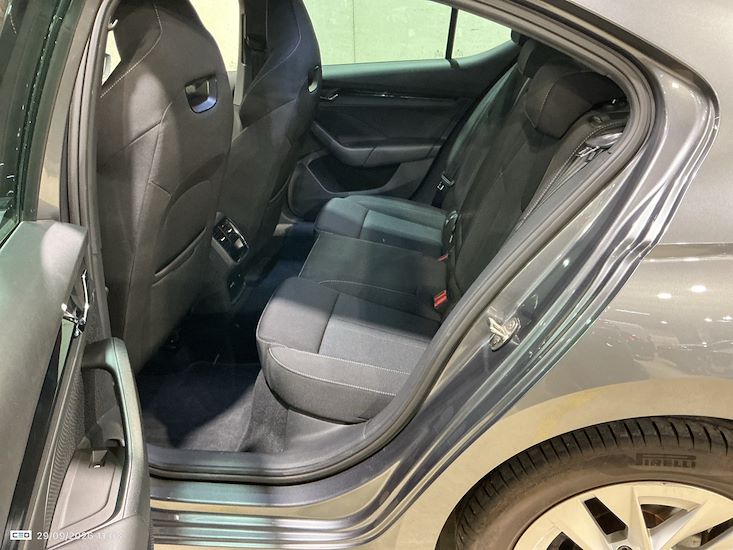 Skoda Octavia — photo 12