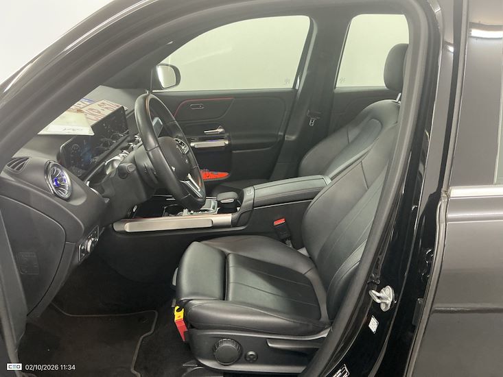 Mercedes-Benz Eqb — photo 10