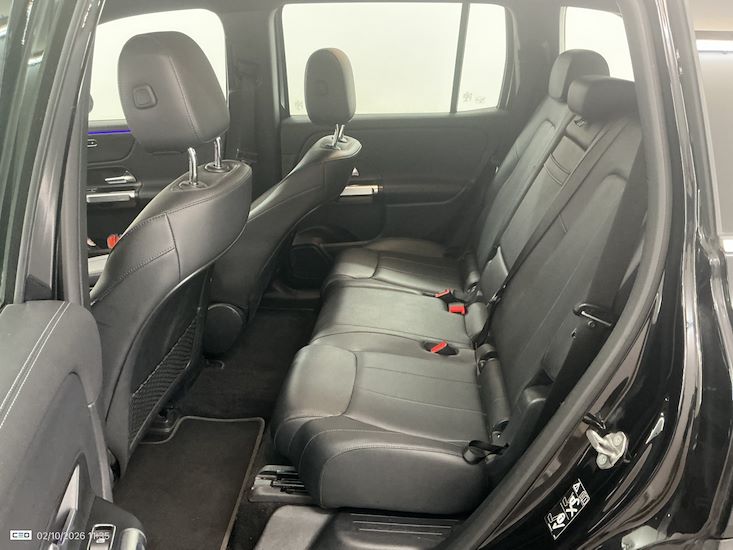 Mercedes-Benz Eqb — photo 11