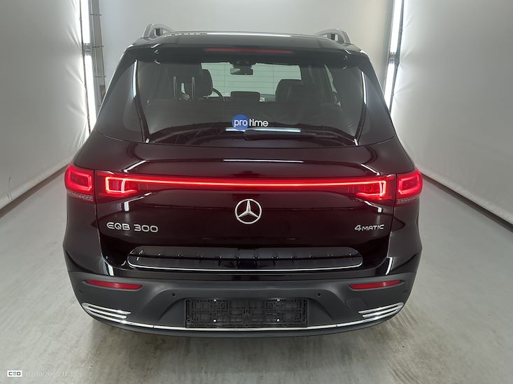 Mercedes-Benz Eqb — photo 5