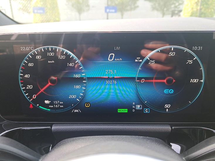 Mercedes-Benz Eqa — photo 10