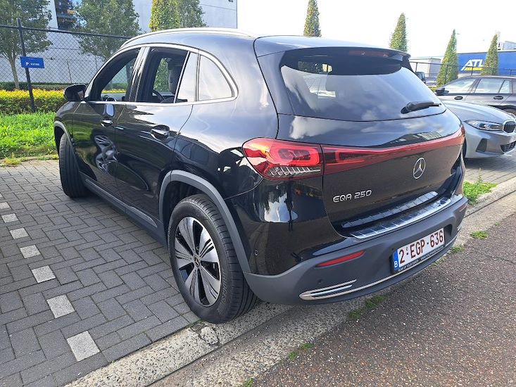 Mercedes-Benz Eqa — photo 3