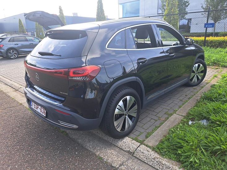 Mercedes-Benz Eqa — photo 4