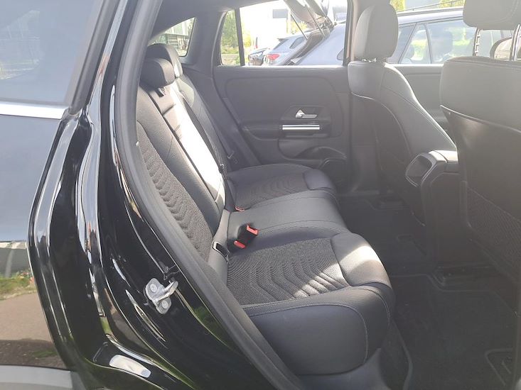 Mercedes-Benz Eqa — photo 6