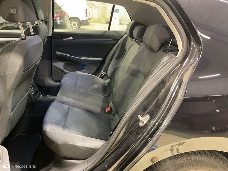 Volkswagen Golf — photo 11
