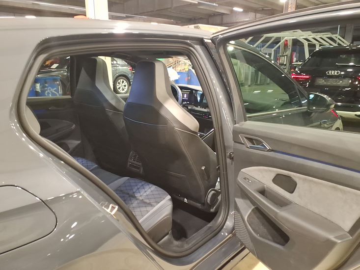 Volkswagen Golf — photo 5