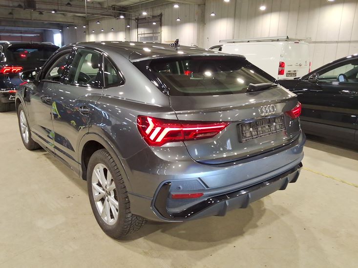 Audi Q3 — photo 2
