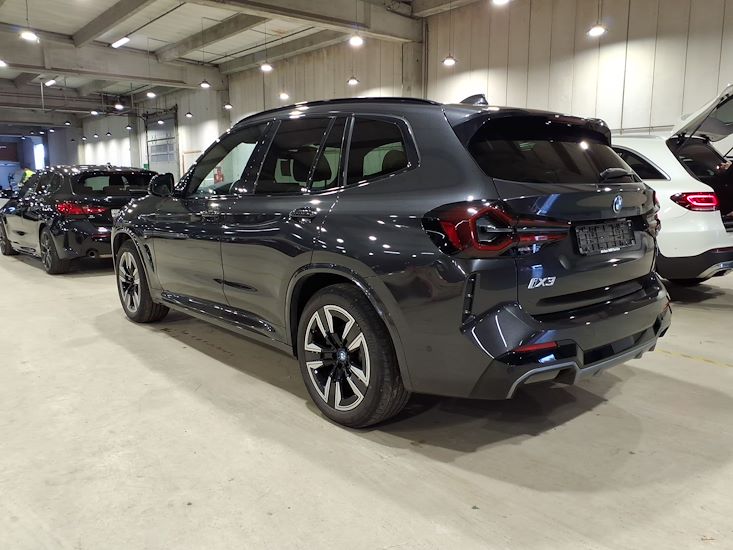 Bmw Ix3 — photo 2