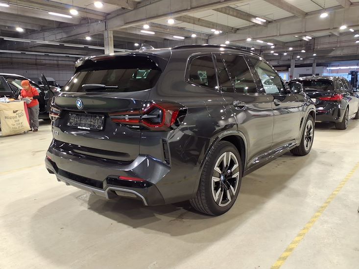 Bmw Ix3 — photo 4