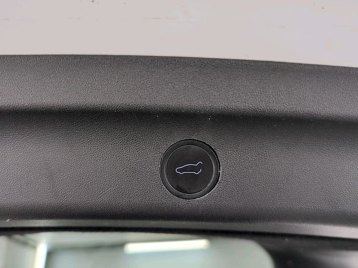 Tesla Model Y — photo 14