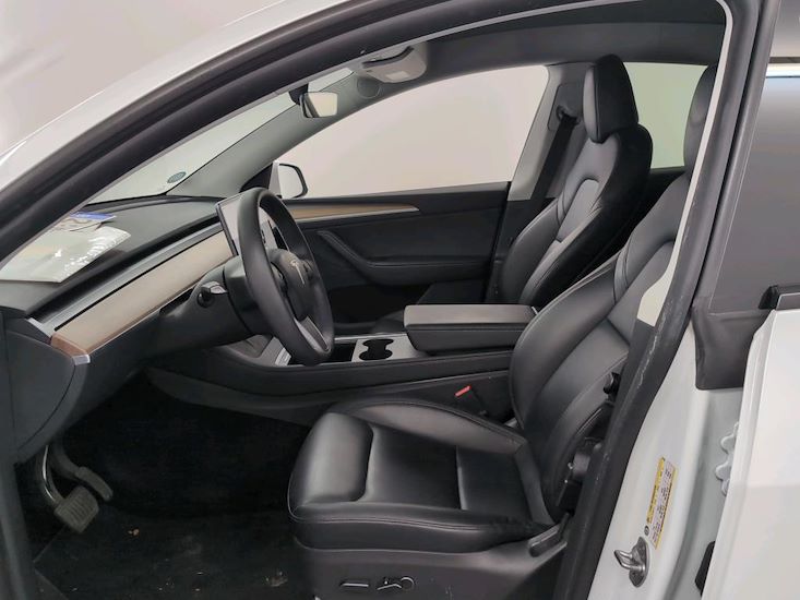 Tesla Model Y — photo 5