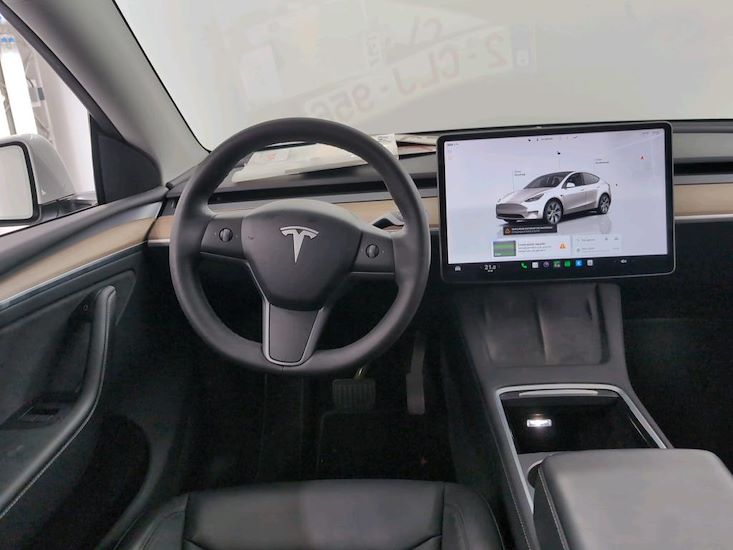 Tesla Model Y — photo 8