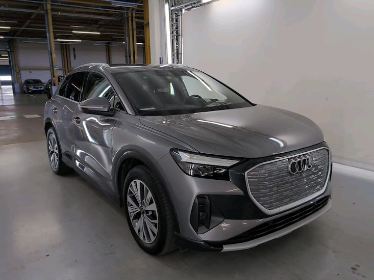 Audi Q4 — photo 2