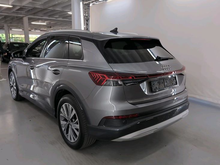Audi Q4 — photo 3