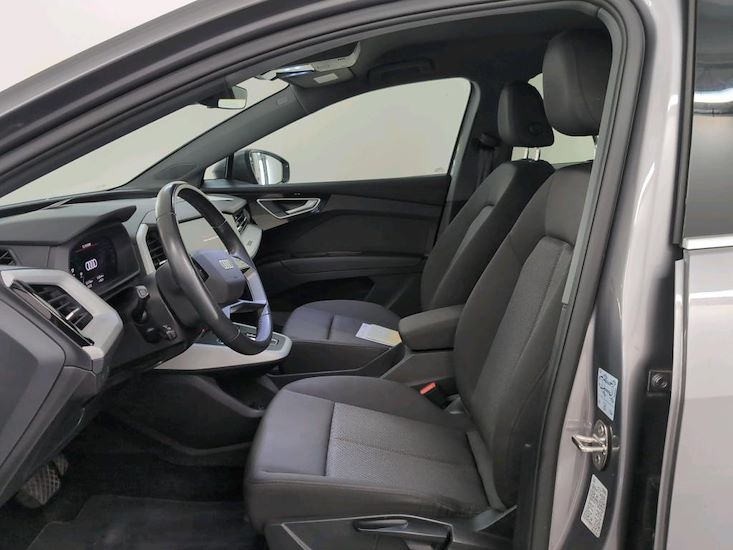 Audi Q4 — photo 5