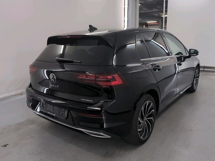 Volkswagen Golf — photo 4