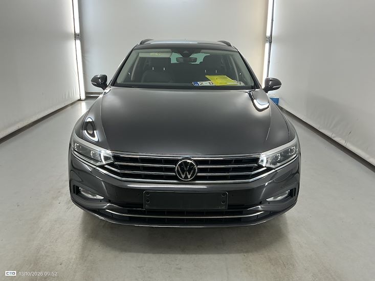 Volkswagen Passat — photo 2