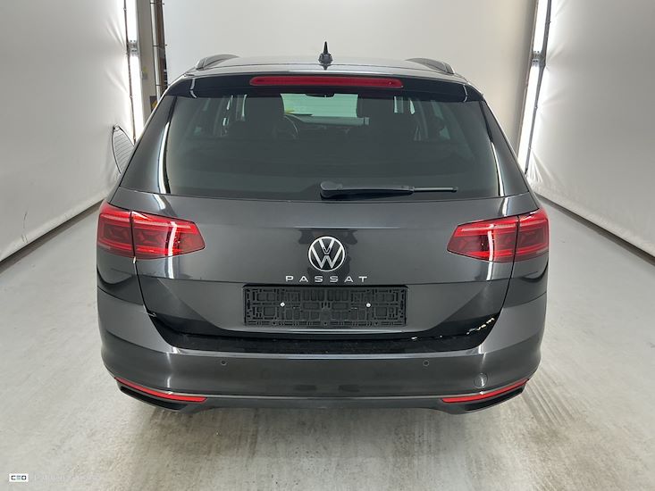 Volkswagen Passat — photo 5
