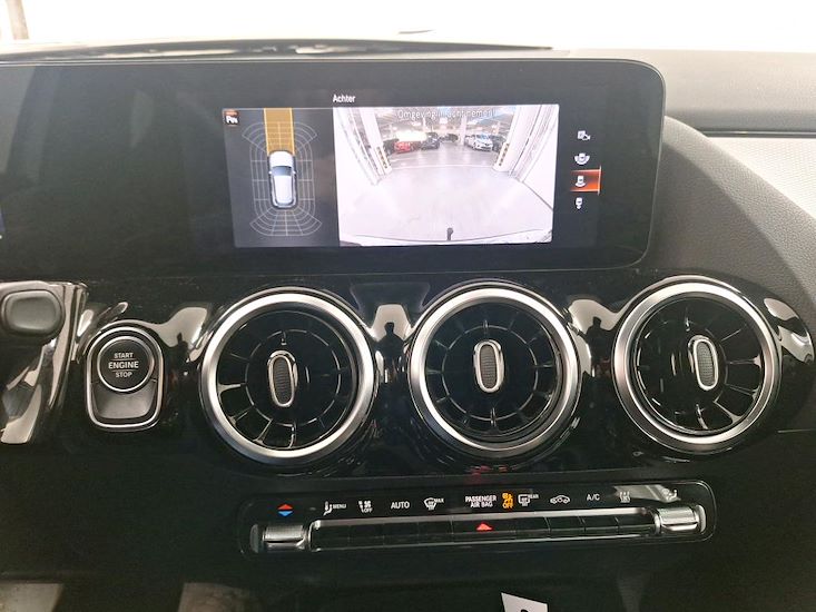 Mercedes-Benz Gla — photo 11