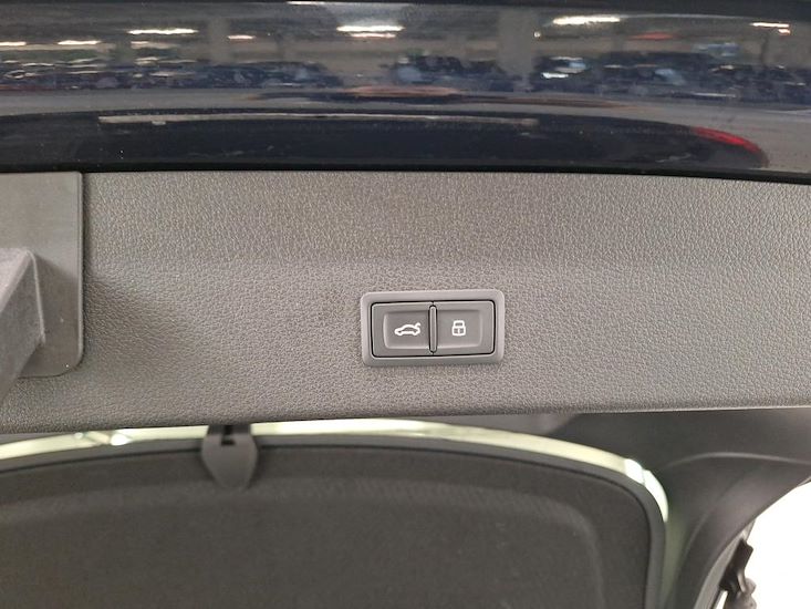 Audi Q8 — photo 13